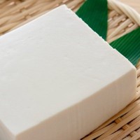 犬に『豆腐』を与えても問題ないの？食べさせる際の注意点や必要な栄養素まで