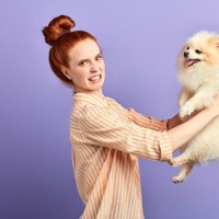 愛犬の体臭が気になるときの4つの要因　臭いの原因になりやすい部位やケアの方法まで解説