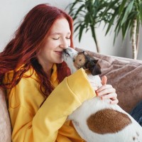 犬から『溺愛される人』がよくする行動5選　愛される飼い主さんの共通点やモテるために意識すべきことまで