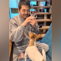 耳の聞こえない男性が『手話で犬とコミュニケーションをとった』結果…言葉が無くても『心が通じ合っている光景』に絶賛「愛感じる…」「すごい」