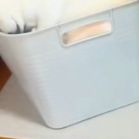 洗濯物を畳もうとしていたら、洗濯カゴの中に…絶対に家事が進まない『まさかの光景』が13万再生「綺麗に収まってる」「シンデレラフィット」