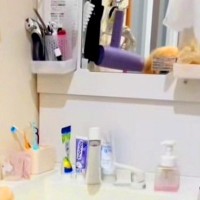 『大型犬の子犬が戻ってこない』と思い、探した結果→洗面所にいて…あまりにも可愛い『まさかの光景』に反響「人間味あふれてるｗ」「たまらん」