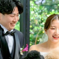 『同じマンション内での超近距離恋愛で…』犬を通じて出会った二人の男女→結婚式の様子が素敵すぎると話題「恋のキューピッド」「ドラマみたい」