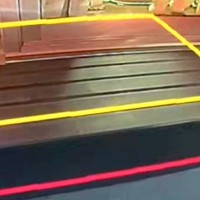 車を駐車しようと『バックモニター』を確認していたら、窓に…思わず保存したくなる『まさかの光景』に反響「お腹ぽんぽこりん」「駆け寄りたい」