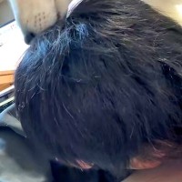 飲み会から帰宅し、床で酔いつぶれた男性→犬が『心配で寄り添ってくれた』と思いきや…笑ってしまう『まさかの光景』が21万再生「最高ｗ」