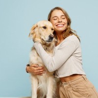 犬が『人によって態度を変える』心理3つ　好きな人にだけみせる行動や仲を深めるコツまで