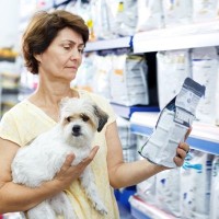 犬に『フードが合っていない』ときのサイン3つ　失敗しないご飯の切り替え方まで解説