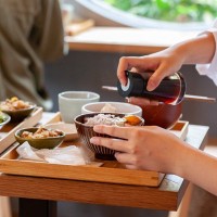 犬は『醤油』を舐めても大丈夫？与えてはいけない理由や誤飲した場合の危険な症状まで
