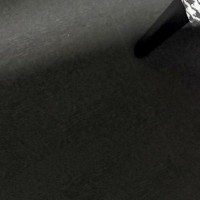 『足元に愛犬がいる』ので、話しかけていた結果→ふと目を向けたら…思わず吹き出す『まさかの光景』に1万いいね「声出して笑った」「経験あるｗ」