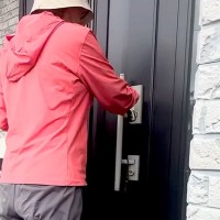交通事故に遭い『20日間の入院』をした女性→退院後『大型犬と再会した』結果…玄関を開けた瞬間の『涙溢れる光景』に「本当に良かった」の声