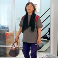 おばあちゃんに内緒で『大型犬の赤ちゃん』を飼った結果→気付いた瞬間に…微笑ましい『リアクション』に反響　二度見も納得の光景にほっこり