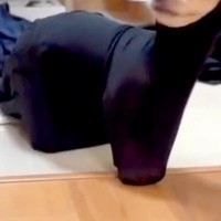 なぜか『洗濯物』がモゾモゾと動いていたので、撮影した結果→中から『犬』が顔を出して…衝撃の光景が62万再生「爆笑」「新生物誕生してて草」