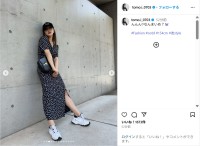 板野友美、スタイル抜群なスリットワンピースを公開！「全部好き」「スタイリッシュでおしゃれ」