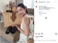 波留、美肌が眩しいノースリーブ姿公開！「肌ツヤツヤ」「とっても素敵」