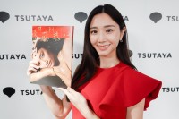 【インタビュー】斎藤恭代、芸能活動10年目のメモリアル　写真集『月刊 斎藤恭代』は、「人生に起こることすべてに意味があるとかみしめてやらせていただきました」