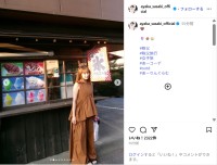 ももクロ・佐々木彩夏、女子旅満喫のオフショット公開！「レトロが似合って素敵」「世界一かわいい」