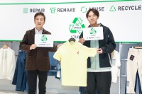 ロッチ・コカドが刺し子体験！関根勤に世界でひとつのジャケットをプレゼント